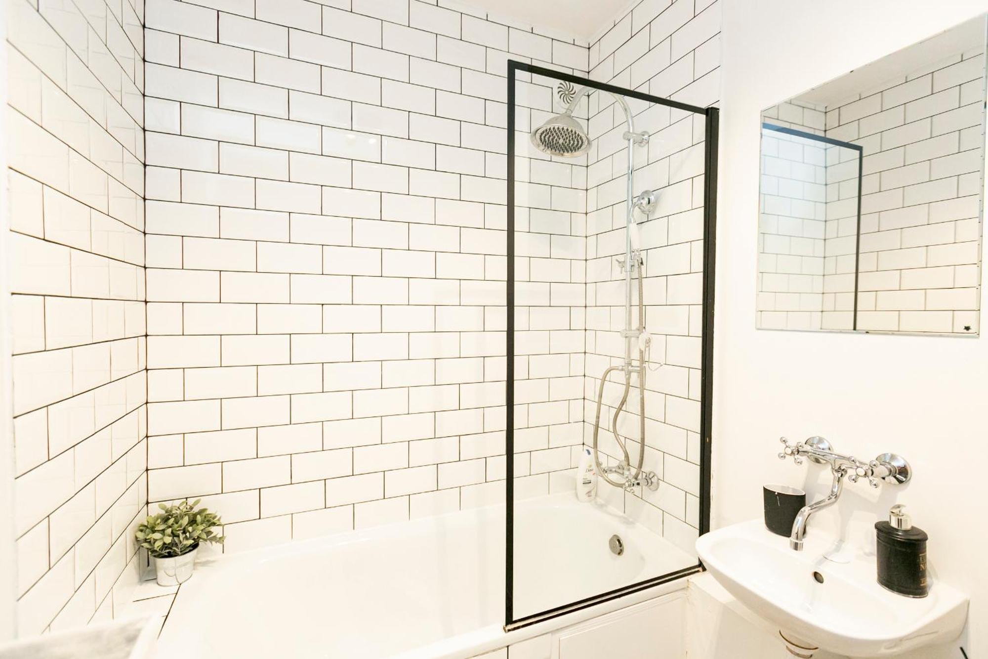 Nowogrodzka 78 - Apartament Dla 4 Osob - 200M Od Szpitala Klinicznego Na Lindleya - 1Km Do Dworca Centralnego - Wifi - Smart Tv 45 Cali Варшава Екстериор снимка