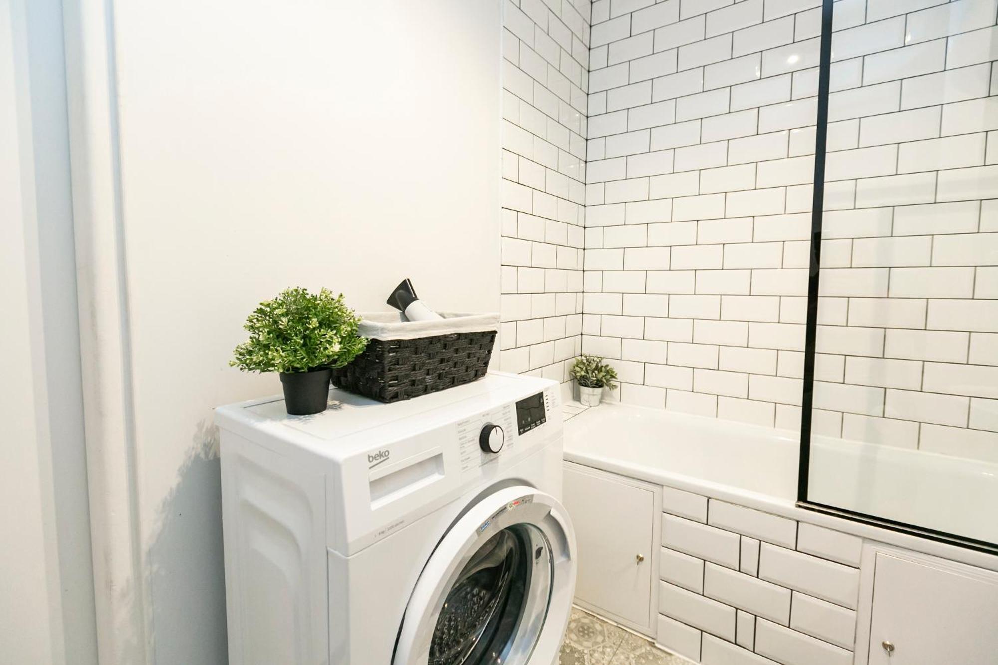 Nowogrodzka 78 - Apartament Dla 4 Osob - 200M Od Szpitala Klinicznego Na Lindleya - 1Km Do Dworca Centralnego - Wifi - Smart Tv 45 Cali Варшава Екстериор снимка